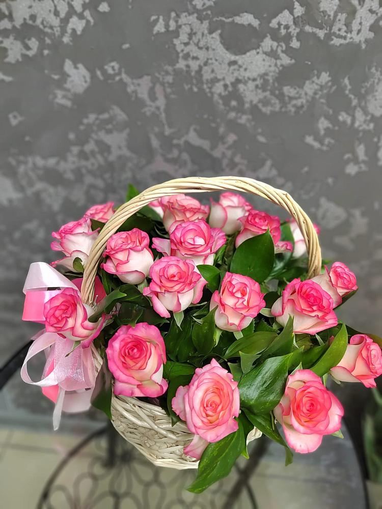 Цветочная композиция из Розы в корзине в Высоковске
