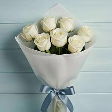 Букет 7 Белых роз Эдлесс Лав в Высоковске