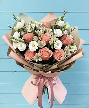 Букет цветов из:  Розы, Альстромерии и Лизиантусы в Высоковске