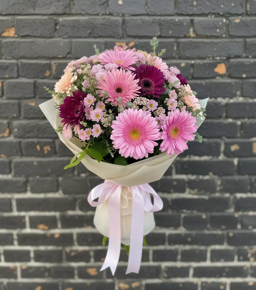 Букет цветов из: Герберы и Хризантемы в Высоковске