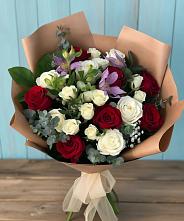 Букет цветов из:  Розы и Альстромерии в Высоковске