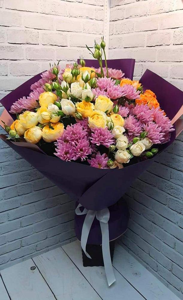 Букет цветов из: Хризантемы и Розы в Высоковске