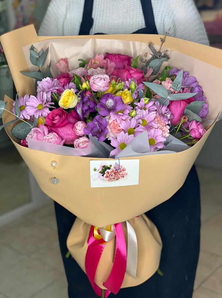 Букет цветов из: Хризантемы, Гвоздики и Альстромерии в Высоковске