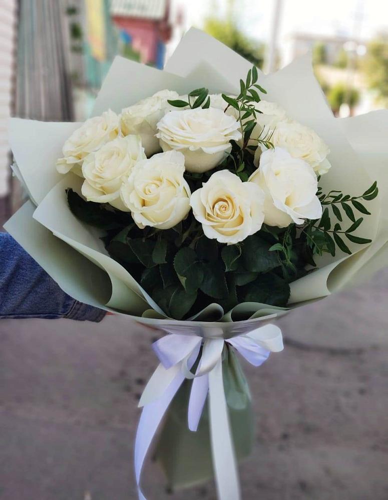 Букет Белые розы Проуд в Высоковске