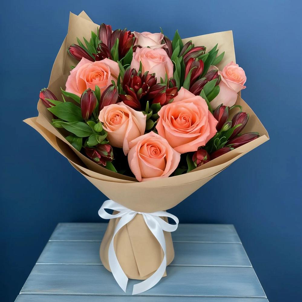 Букет цветов из: Розы и Альстромерии в Высоковске