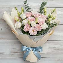 Букет цветов из:  Лизиантусы в Высоковске
