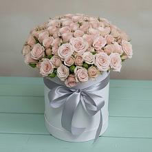 Цветочная композиция из Розы в шляпной коробке в Высоковске