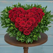 Цветочная композиция из Розы в виде сердца в Высоковске