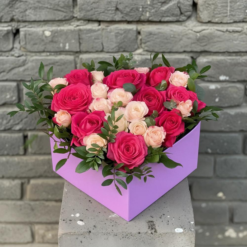 Цветочная композиция из Розы в коробке в Высоковске