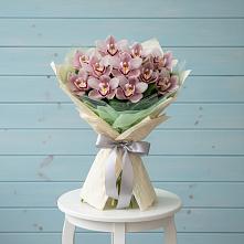 Букет цветов из:  Орхидеи и Розы в Высоковске