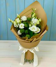 Букет цветов из:  Хризантемы и Лизиантусы в Высоковске