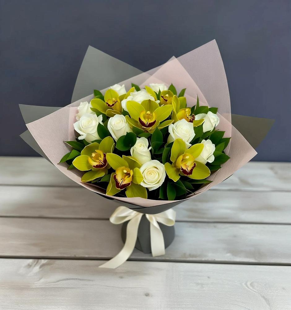 Букет цветов из: Орхидеи и Розы в Высоковске