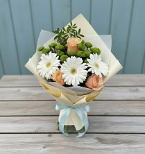 Букет цветов из:  Герберы, Розы и Хризантемы в Высоковске
