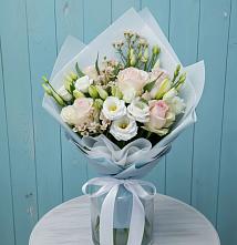 Букет цветов из:  Розы и Лизиантусы в Высоковске