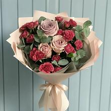 Букет цветов из:  Гвоздики и Розы в Высоковске